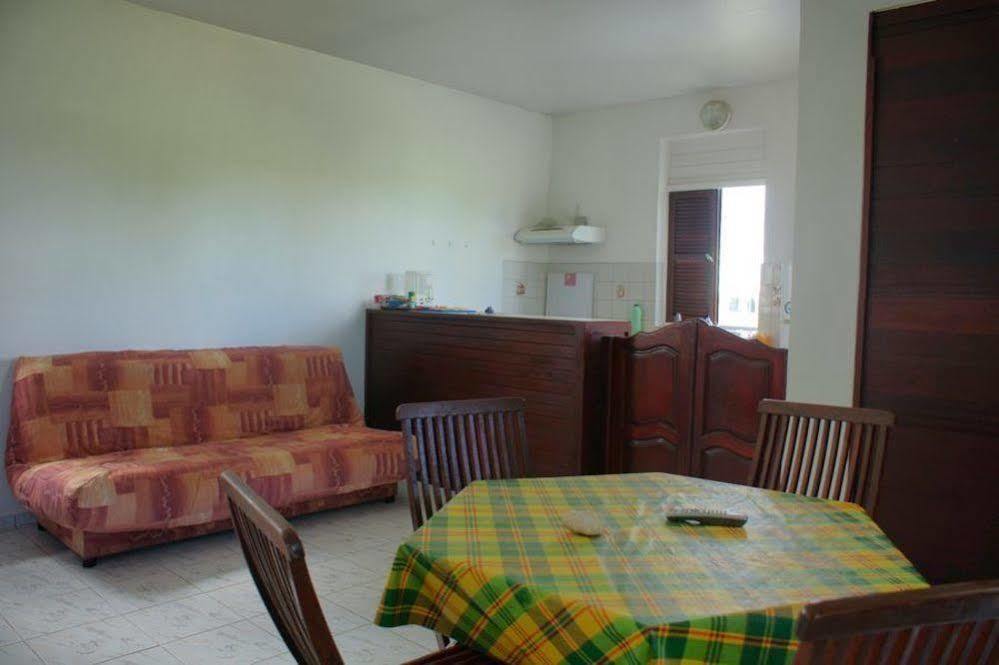 Guest house Au Jardin Debeausejour